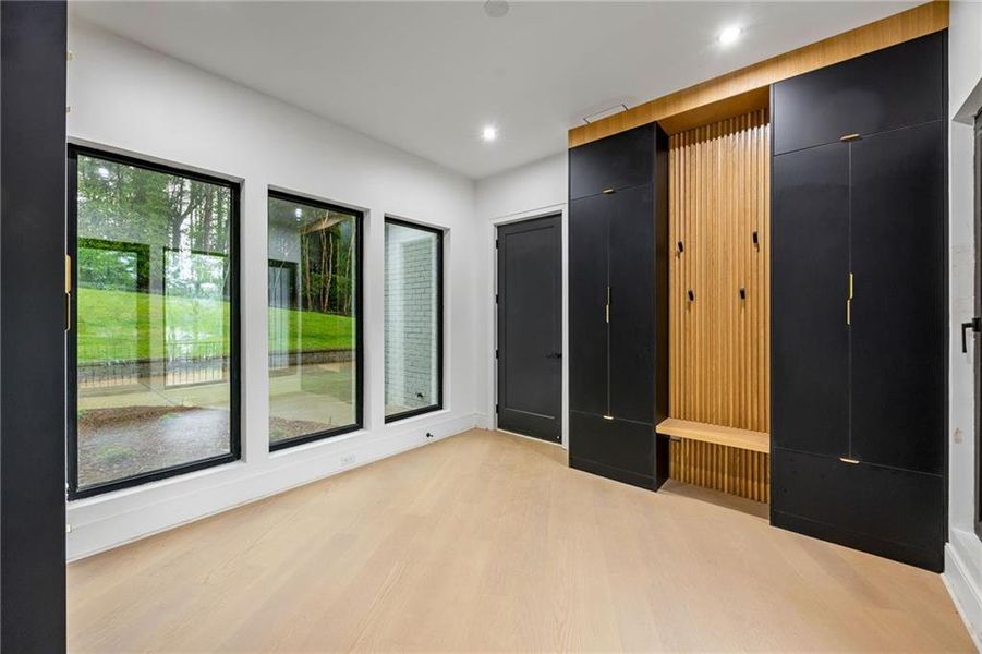 Spacious, unfurnished interior of a new home in , Alpharetta (Image 18).