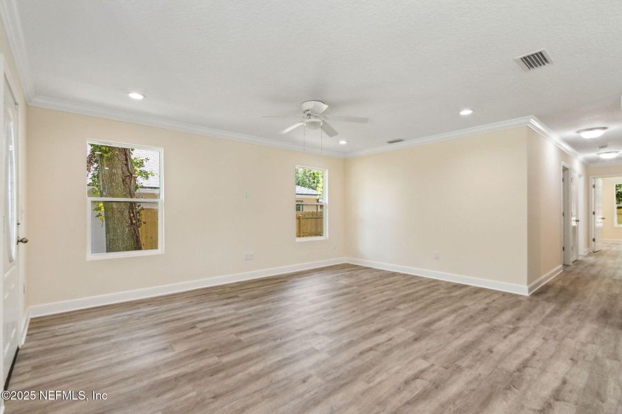 Spacious, unfurnished interior of a new home in , Jacksonville (Image 25).