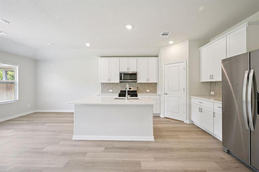 Photo is not of the actual home, but is an inspirational photo of builder’s model home and may depict options, furnishings, and/or decorator features that are not included. Photo is not of the actual home, but is an inspirational photo of builder’s model home and may depict options, furnishings, and/or decorator features that are not included.