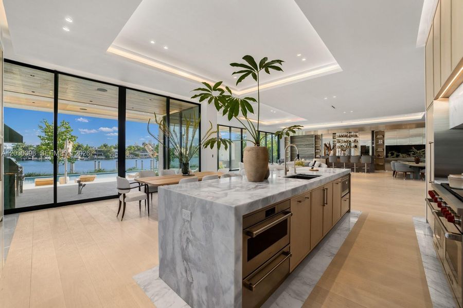 Community amenities in , Miami Beach (Image 49).