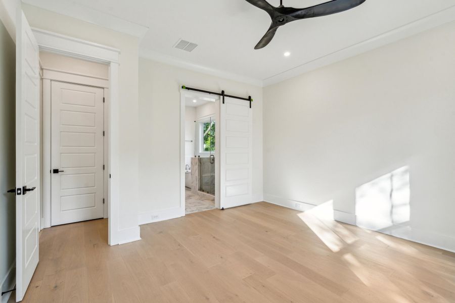 Spacious, unfurnished interior of a new home in , Mount Pleasant (Image 28).