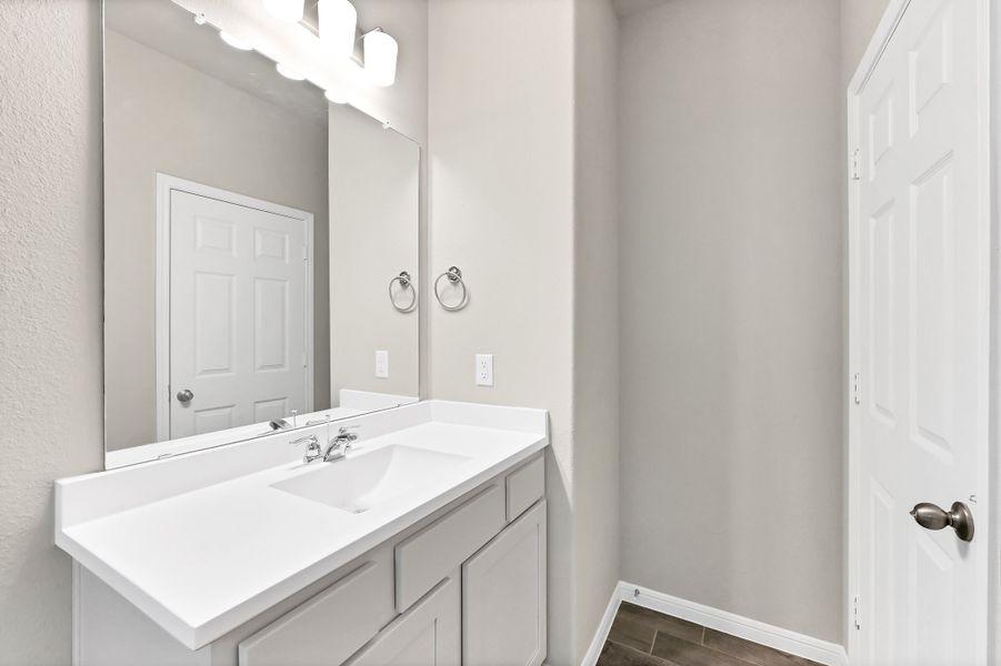 Representative furnished interior of a home built from the Floor Plan 1427 by Colina Homes in River Ranch, Dayton (Image 12).