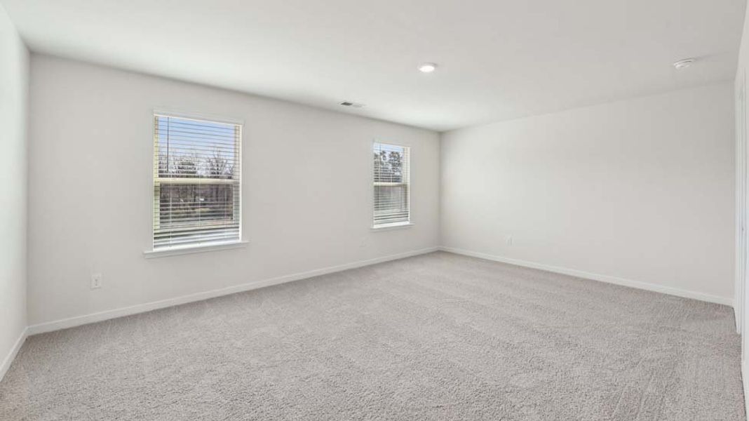 Spacious, unfurnished interior of a new home in Cardinal Creek, Charlotte (Image 21).