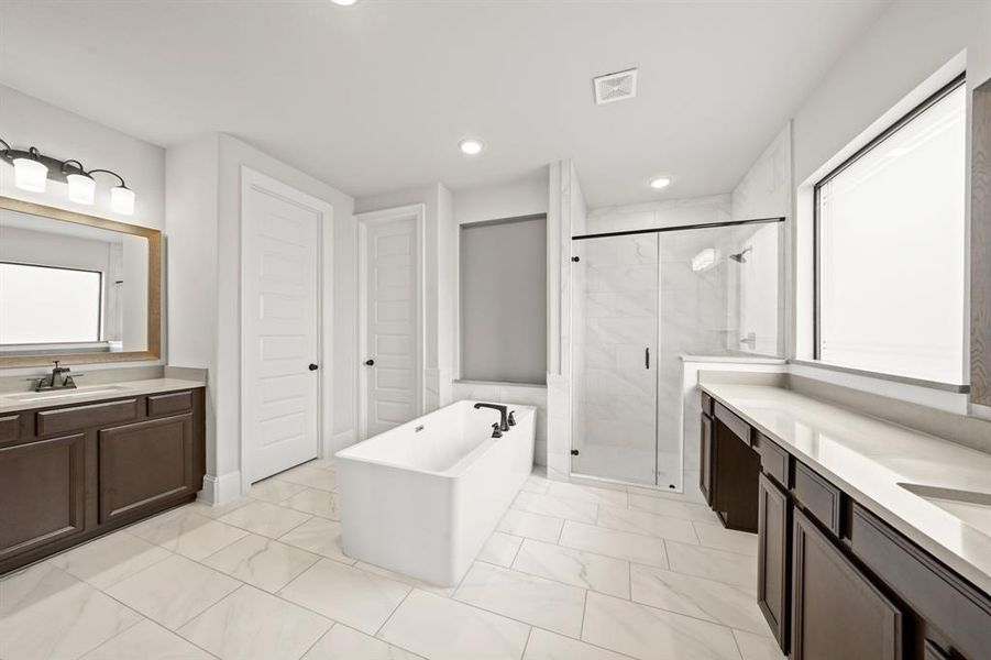 Image 16 of a home in Summit at Lake Travis.