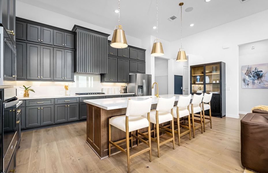 Stunning Kitchen with Ample Cabinet Space Stunning Kitchen with Ample Cabinet Space