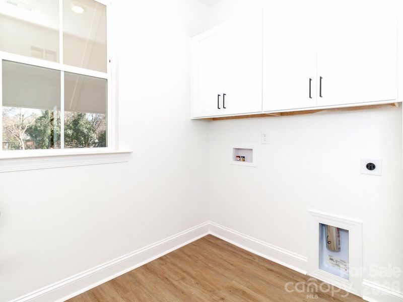 Spacious, unfurnished interior of a new home in , Charlotte (Image 26).