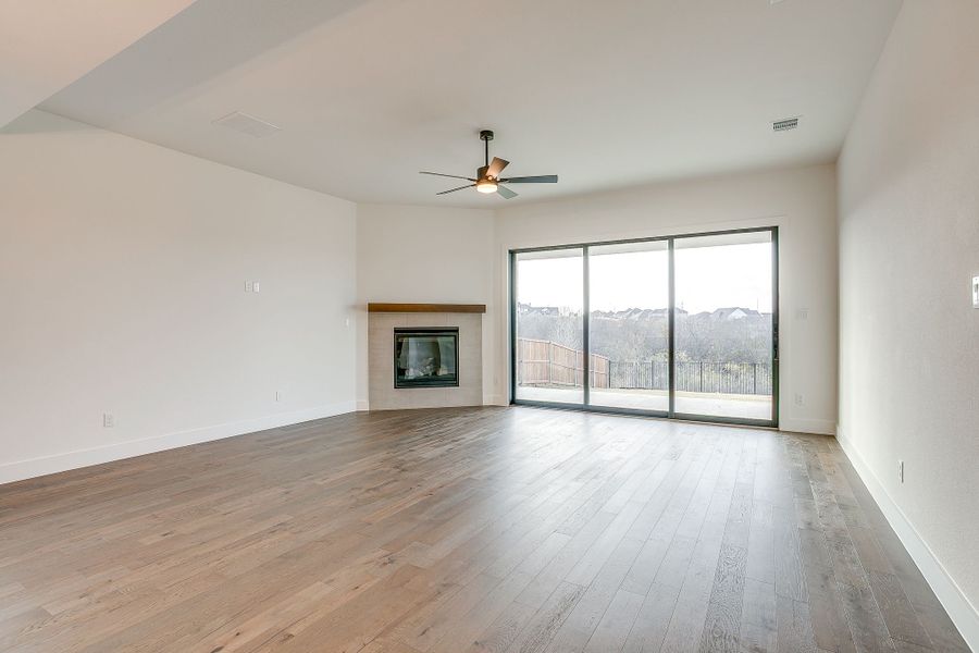 Representative unfurnished interior of a home built from the Valera by Graham Hart Home Builder in Bear Ridge, Burleson (Image 25).