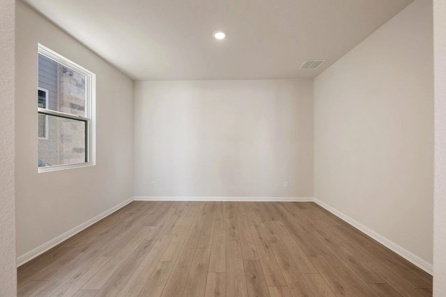 Spacious, unfurnished interior of a new home in Cannon Ranch, Dripping Springs (Image 35).