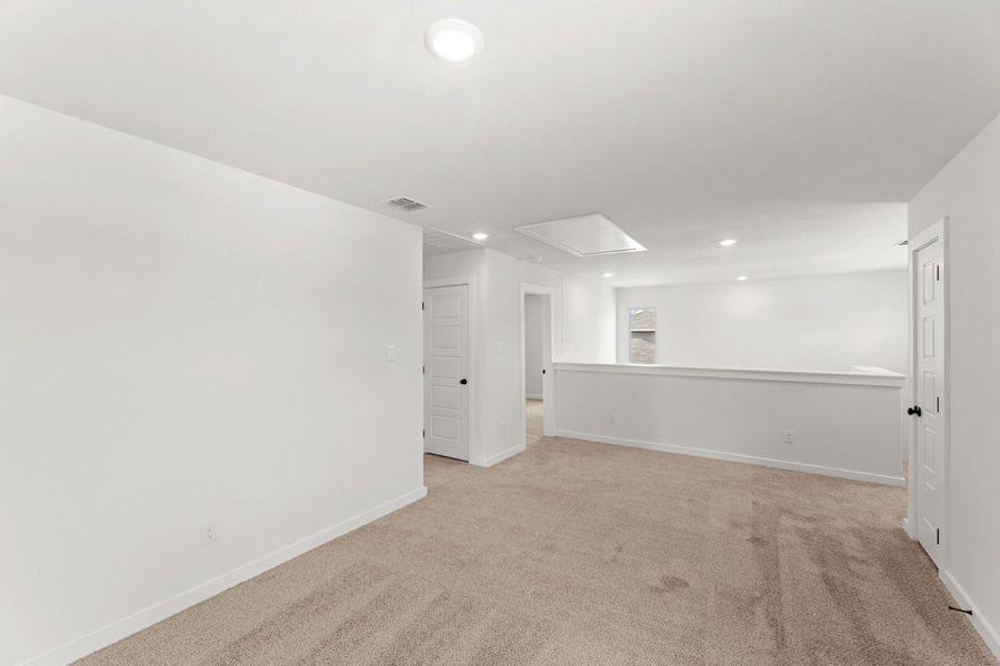 Spacious, unfurnished interior of a new home in Veranda Designer, San Antonio (Image 26).