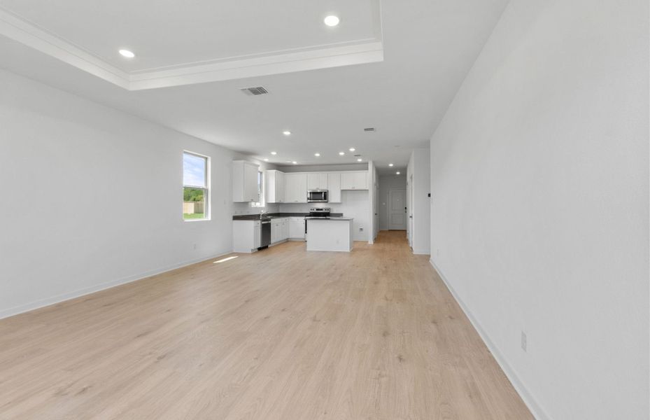 Spacious, unfurnished interior of a new home in County View, Temple (Image 24).