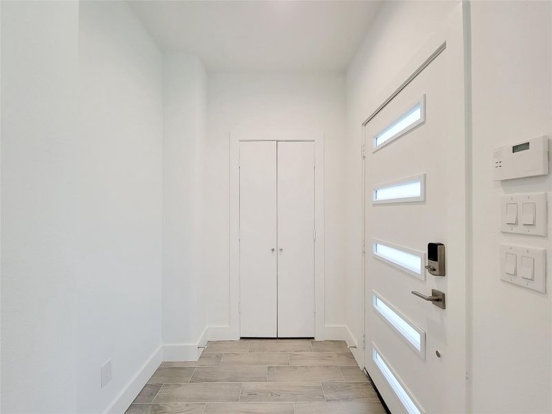 Spacious, unfurnished interior of a new home in , Houston (Image 39).