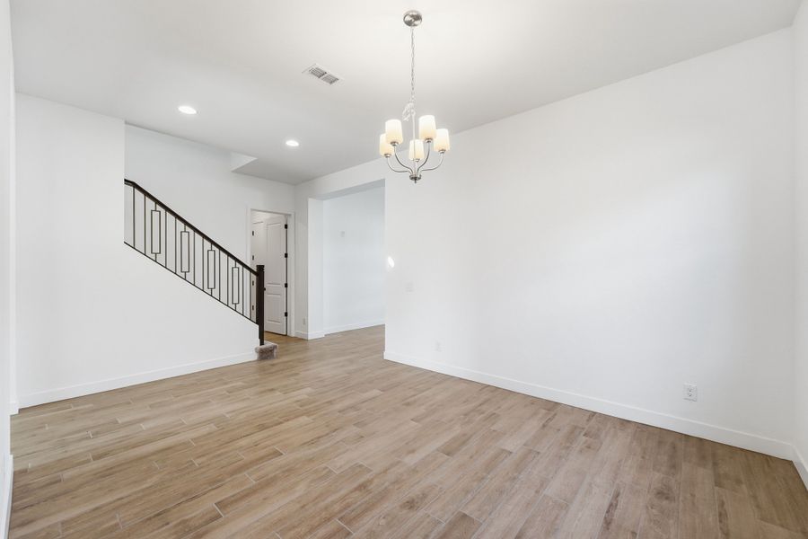 Spacious, unfurnished interior of a new home in Ellsworth Ranch, Queen Creek (Image 23).