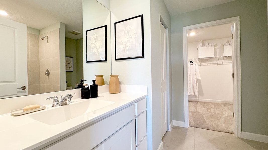 N003 Celeste Owners Bath F1