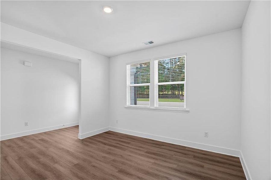 Spacious, unfurnished interior of a new home in Shadow Creek, Jackson (Image 25).