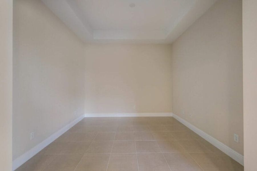 Spacious, unfurnished interior of a new home in Reflection Villas at Watercolor Place, Bradenton (Image 14).