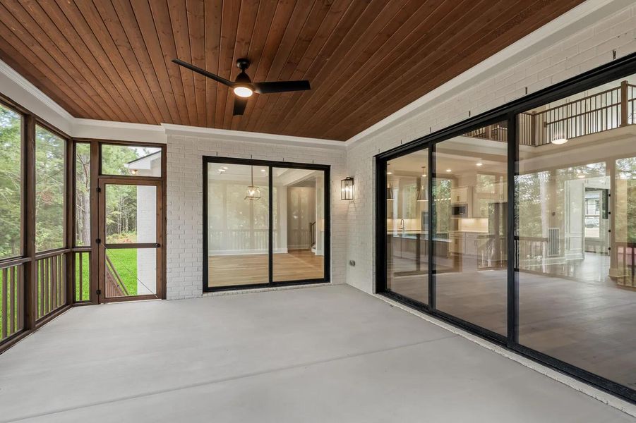 Wilshire A Outdoor living area