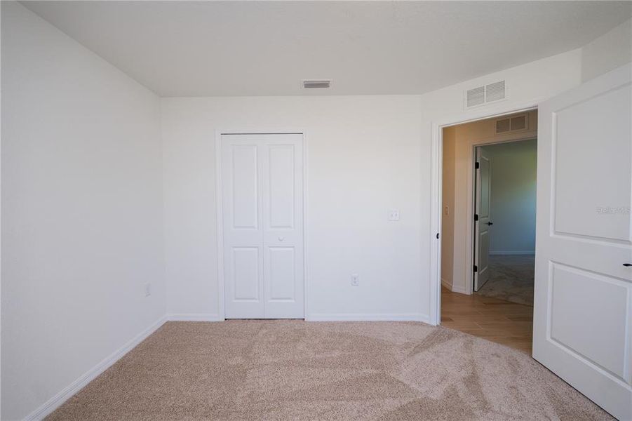 Spacious, unfurnished interior of a new home in , Sebring (Image 19).