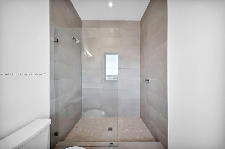 Image 50 of a home in .