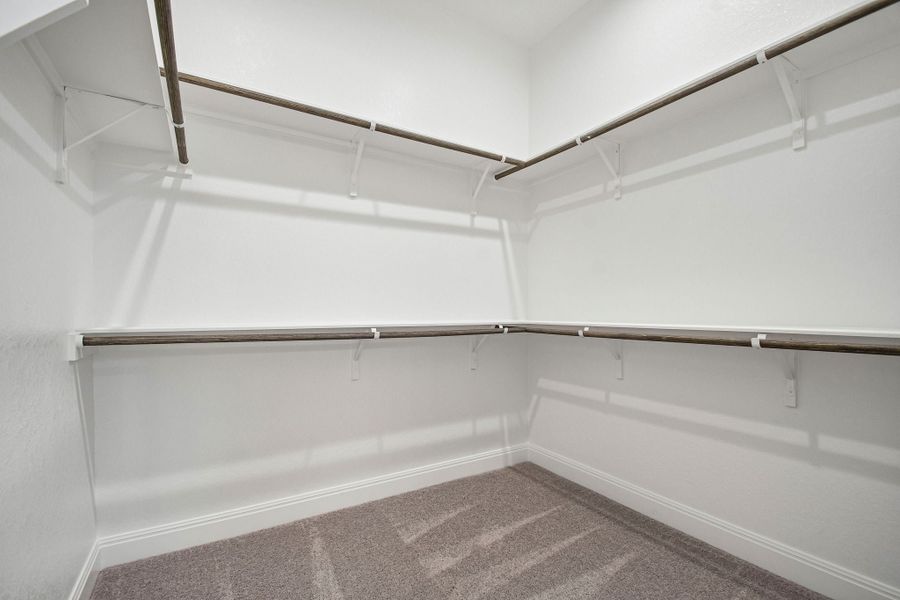 Spacious, unfurnished interior of a new home in 6 Creeks, Kyle (Image 18).