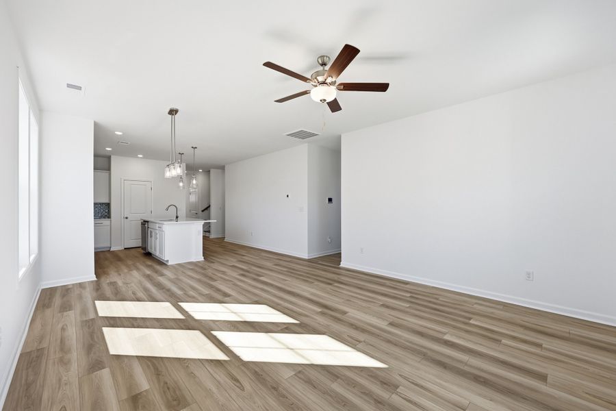 Representative unfurnished interior of a home built from the Habersham II by Great Southern Homes in Edgefield, Loris (Image 71).