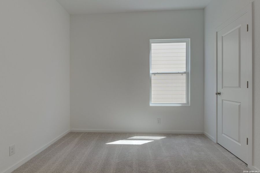 Spacious, unfurnished interior of a new home in Hennersby Hollow, San Antonio (Image 31).