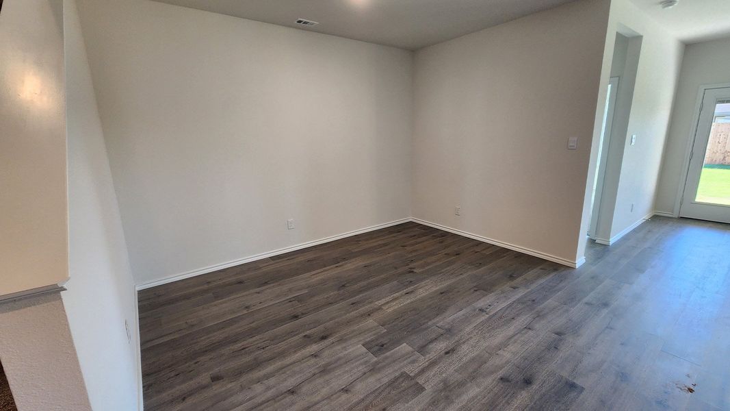 Spacious, unfurnished interior of a new home in Waverly Estates, Nevada (Image 12).