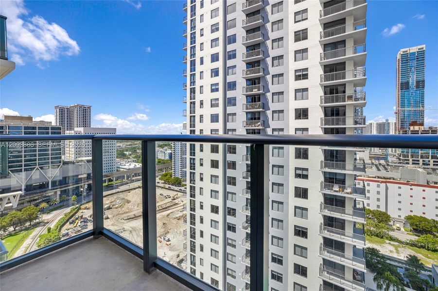 Condo located in Miami, FL showcasing its design and architecture (Image 2). Condo located in Miami, FL showcasing its design and architecture (Image 2).