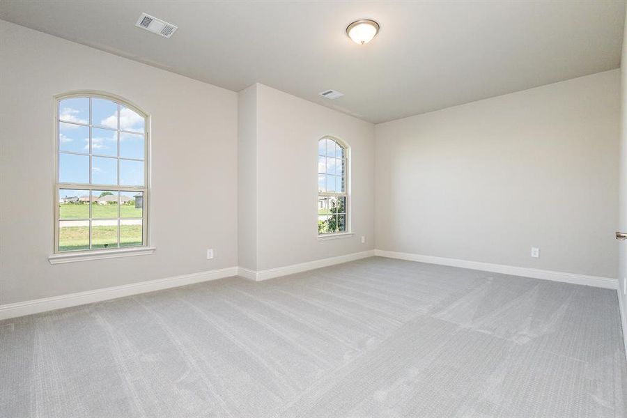 Spacious, unfurnished interior of a new home in , Waxahachie (Image 25).
