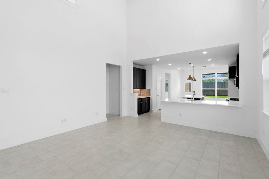 Spacious, unfurnished interior of a new home in Emory Glen, Magnolia (Image 15).