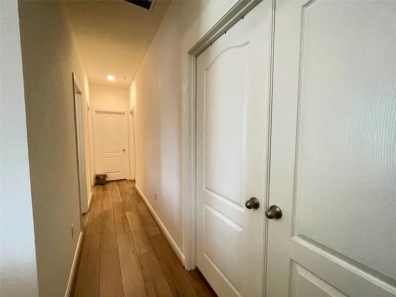 Spacious, unfurnished interior of a new home in Olympia Falls, Fresno (Image 19). Spacious, unfurnished interior of a new home in Olympia Falls, Fresno (Image 19).