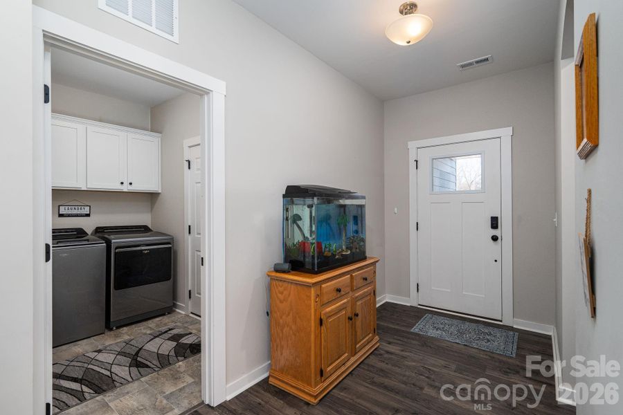 Foyer/Laundry Foyer/Laundry