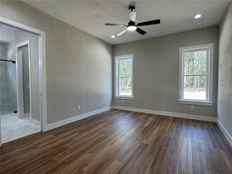 Spacious, unfurnished interior of a new home in , Chiefland (Image 47).