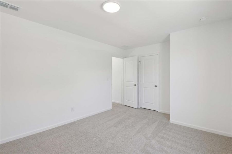 Spacious, unfurnished interior of a new home in The Pointe at Heron Bay, Locust Grove (Image 25).