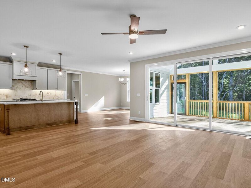 009-1280x960-living-room