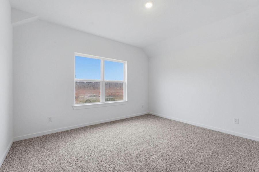 Spacious, unfurnished interior of a new home in Silverthorne, Conroe (Image 14).