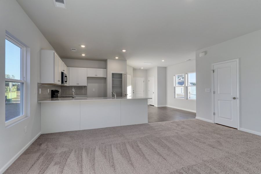 Spacious, unfurnished interior of a new home in Hainer Place, Conway (Image 15).