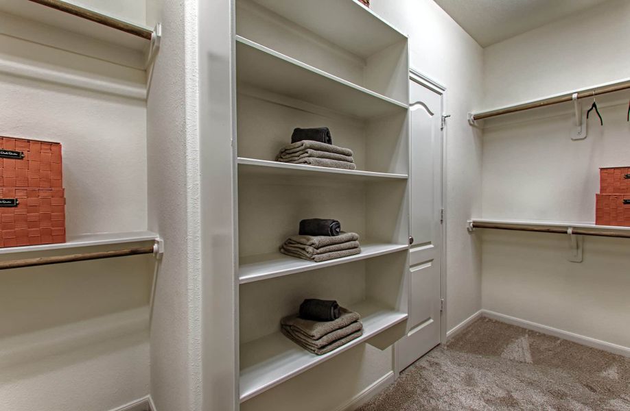 Furnished interior view inside a new home in Beacon Point, Texas City (Image 22). Furnished interior view inside a new home in Beacon Point, Texas City (Image 22).