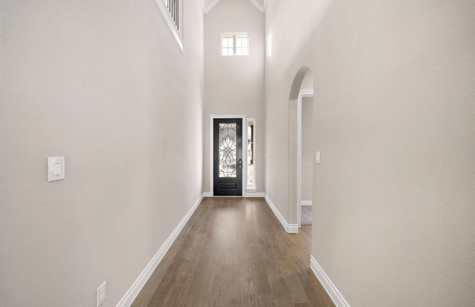 Representative unfurnished interior of a home built from the 3070 by Ravenna Homes in The Highlands 55′, Porter (Image 21).