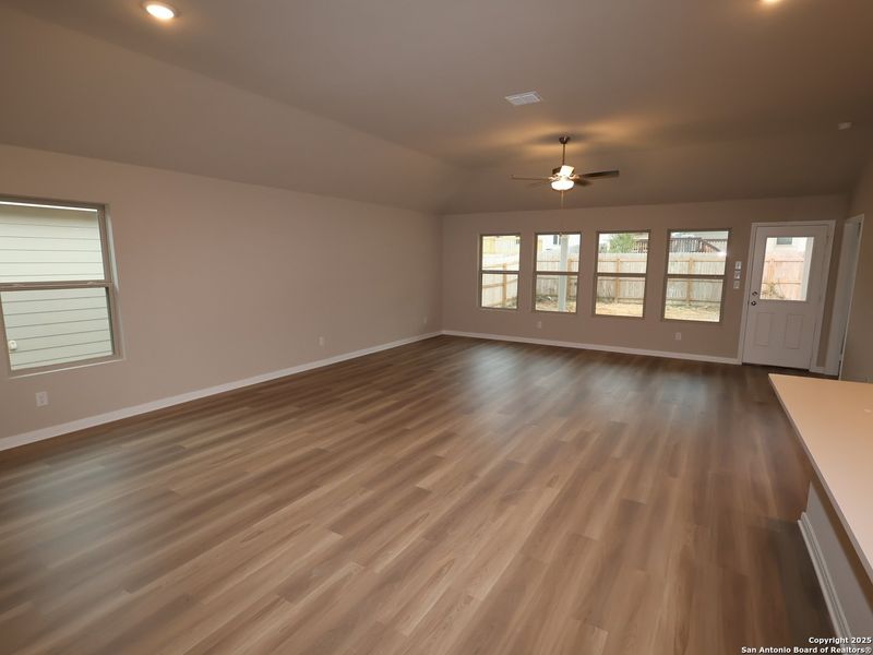 Spacious, unfurnished interior of a new home in Greenspoint Heights, Seguin (Image 20).