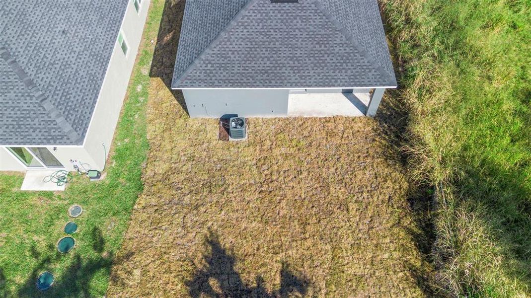 Exterior details and patio area of a home in , Eustis (Image 4).