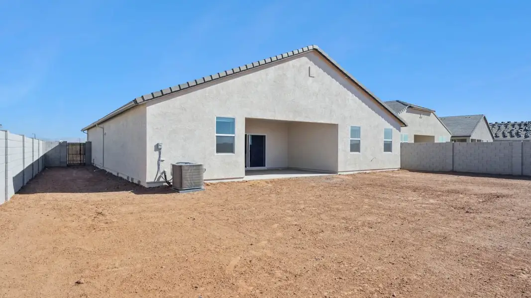 Exterior details and patio area of a home in Quail Ranch, San Tan Valley (Image 3).