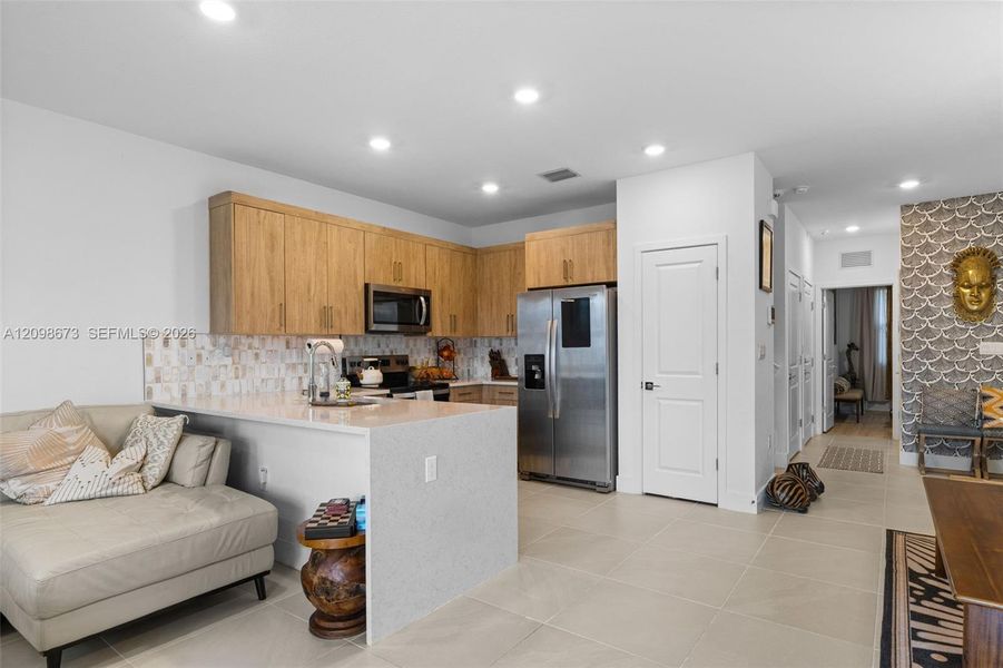 Furnished interior view inside a new home in , Pembroke Pines (Image 6).