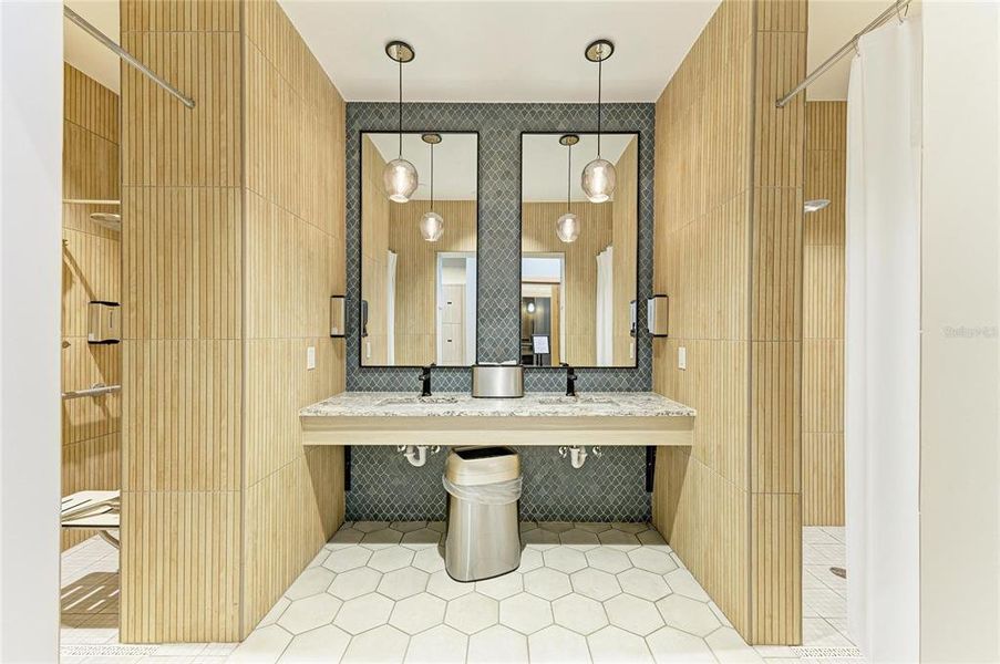 Furnished interior view inside a new home in , Venice (Image 9).