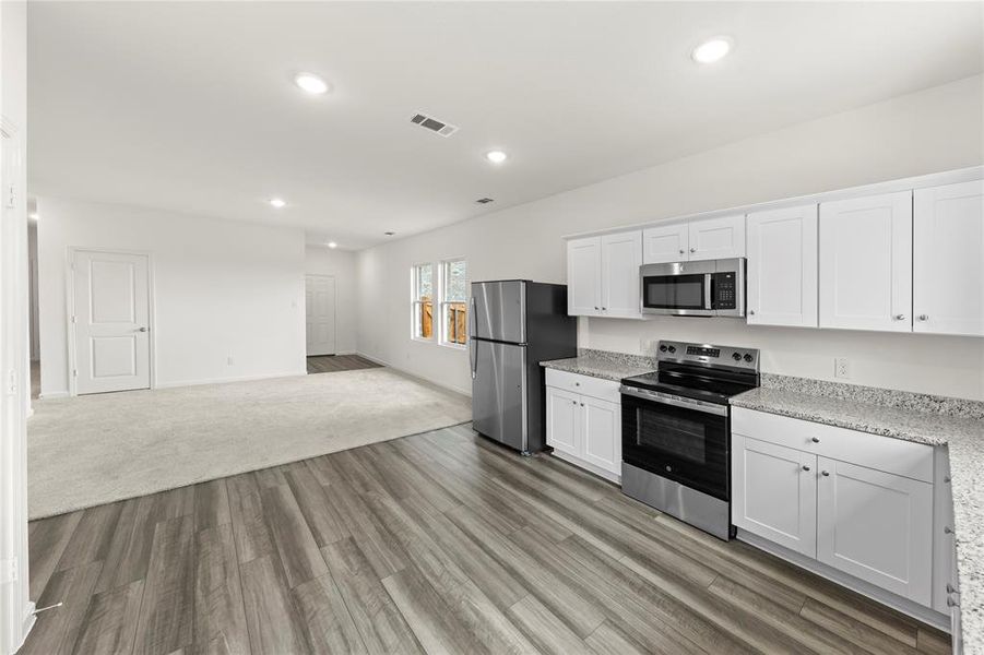 15. 5936 Sahara - Kitchen (4)