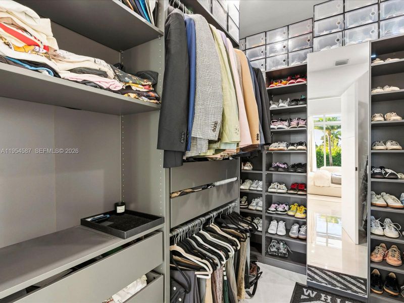 Walk In Closet (his)