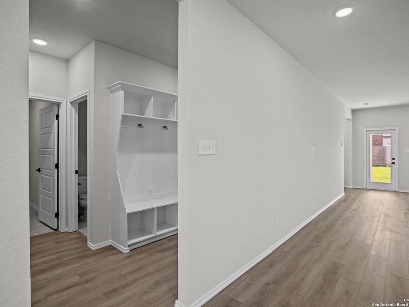 Spacious, unfurnished interior of a new home in Horizon Pointe, San Antonio (Image 19). Spacious, unfurnished interior of a new home in Horizon Pointe, San Antonio (Image 19).