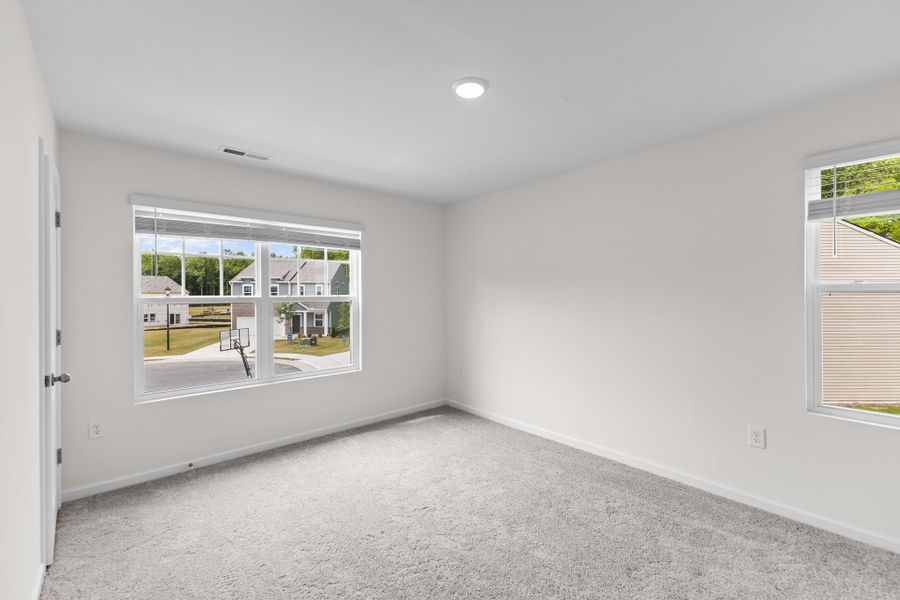 Representative unfurnished interior of a home built from the Radiance by Starlight Homes in Castlewood South, Taylor (Image 20).