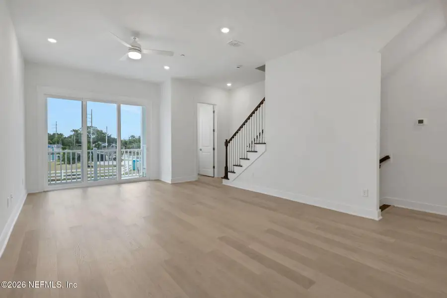 Spacious, unfurnished interior of a new home in , Jacksonville Beach (Image 18).