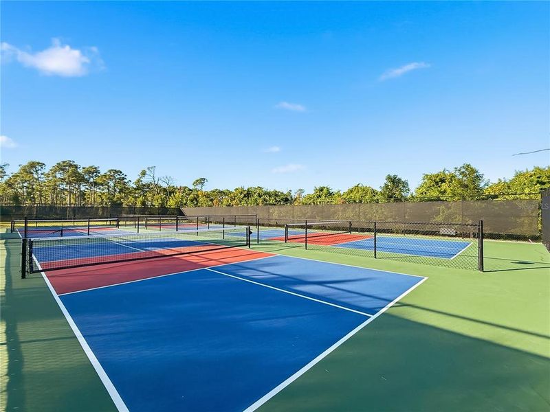 Community amenities in , Englewood (Image 39).