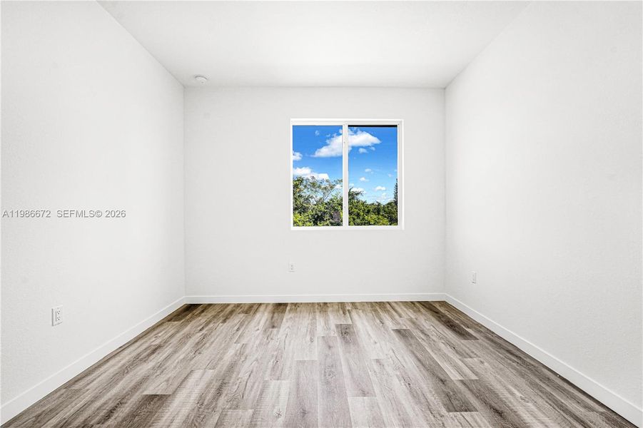 Spacious, unfurnished interior of a new home in , Miami (Image 60).